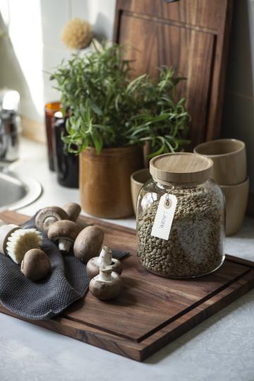 Schneidebrett m/Rille geöltes Akazienholz