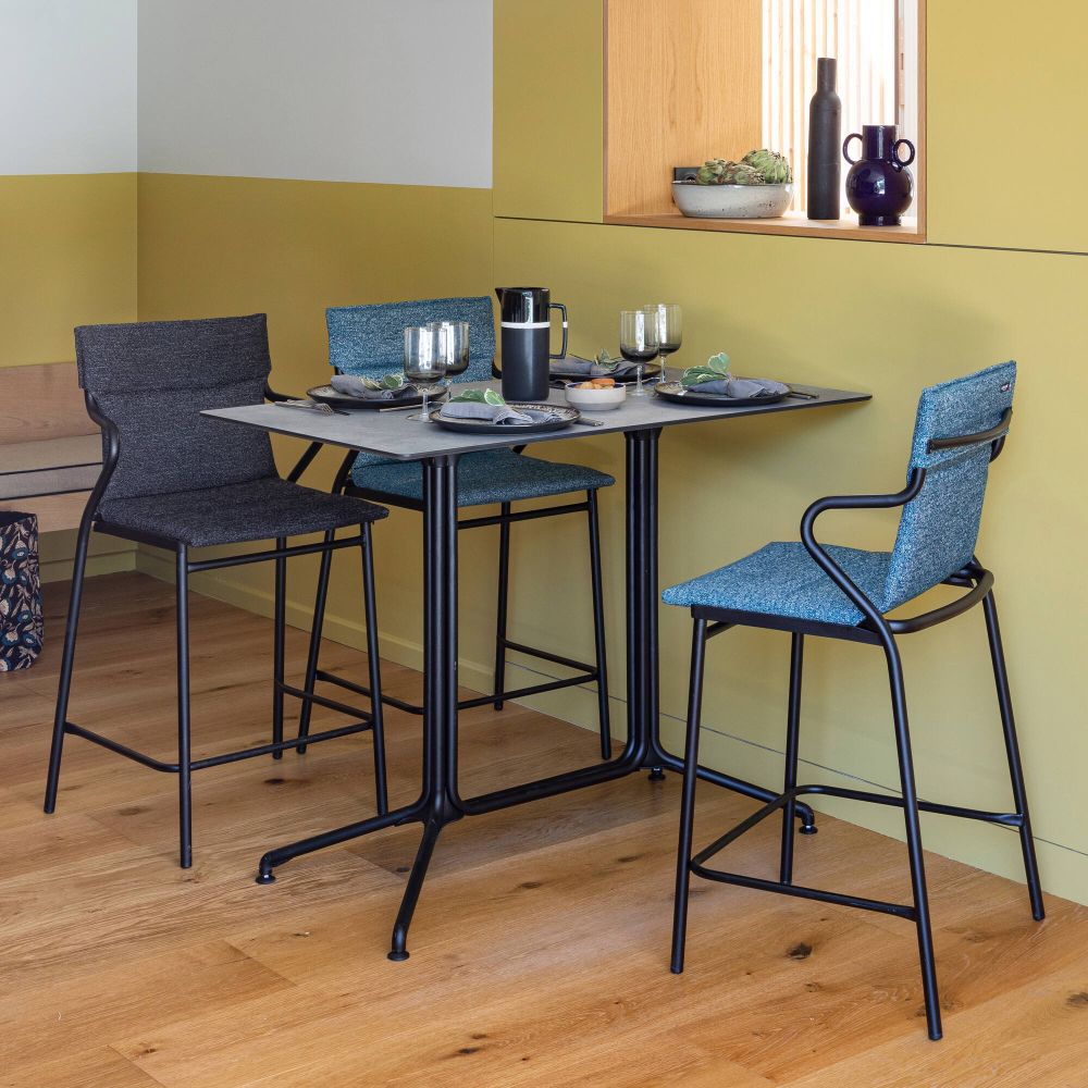 Ancone Esszimmerstuhl halbhoch – gepolstert, stapelbar & wetterfest für In- und Outdoor Cobalt Blau Ancone Esszimmerstuhl halbhoch – gepolstert, stapelbar & wetterfest für In- und Outdoor Cobalt Blau