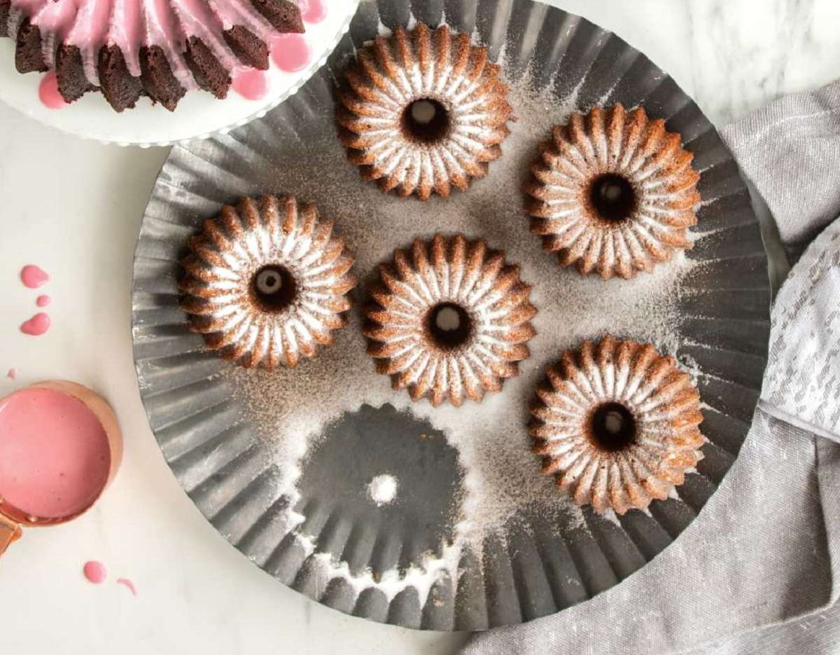 Backform Brilliance Bundtlette Pan Mini-Kuchen 1,2 Liter Backform Brilliance Bundtlette Pan Mini-Kuchen 1,2 Liter