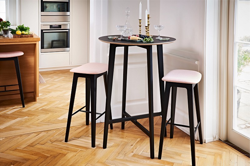 Nordic Barhocker – Buche schwarz – gepolstert – (73cm)