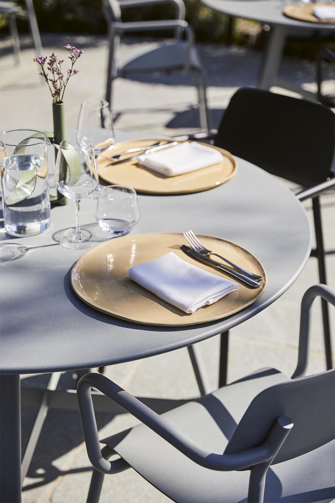 Gartentisch So'o rund Ø 117 cm Latte Beige Gartentisch So'o rund Ø 117 cm Latte Beige