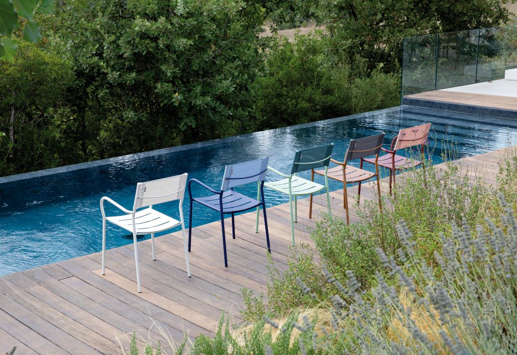 Vera Outdoorsessel stapelbar Corten Ice Cube