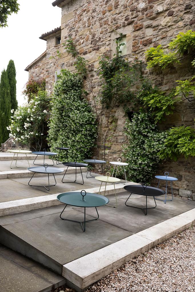 Outdoor Beistelltisch Eyelet Zitronengelb Ø45 cm H: 57,5 cm Outdoor Beistelltisch Eyelet Zitronengelb Ø57,5 cm H:52 cm