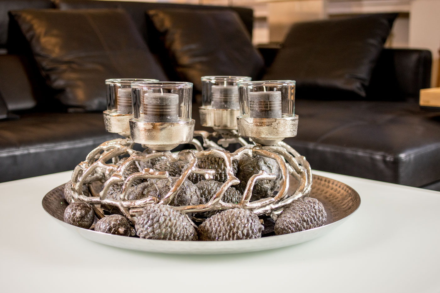 Astkranz mit 4 Kerzenhaltern – Adventskranz aus Aluminium