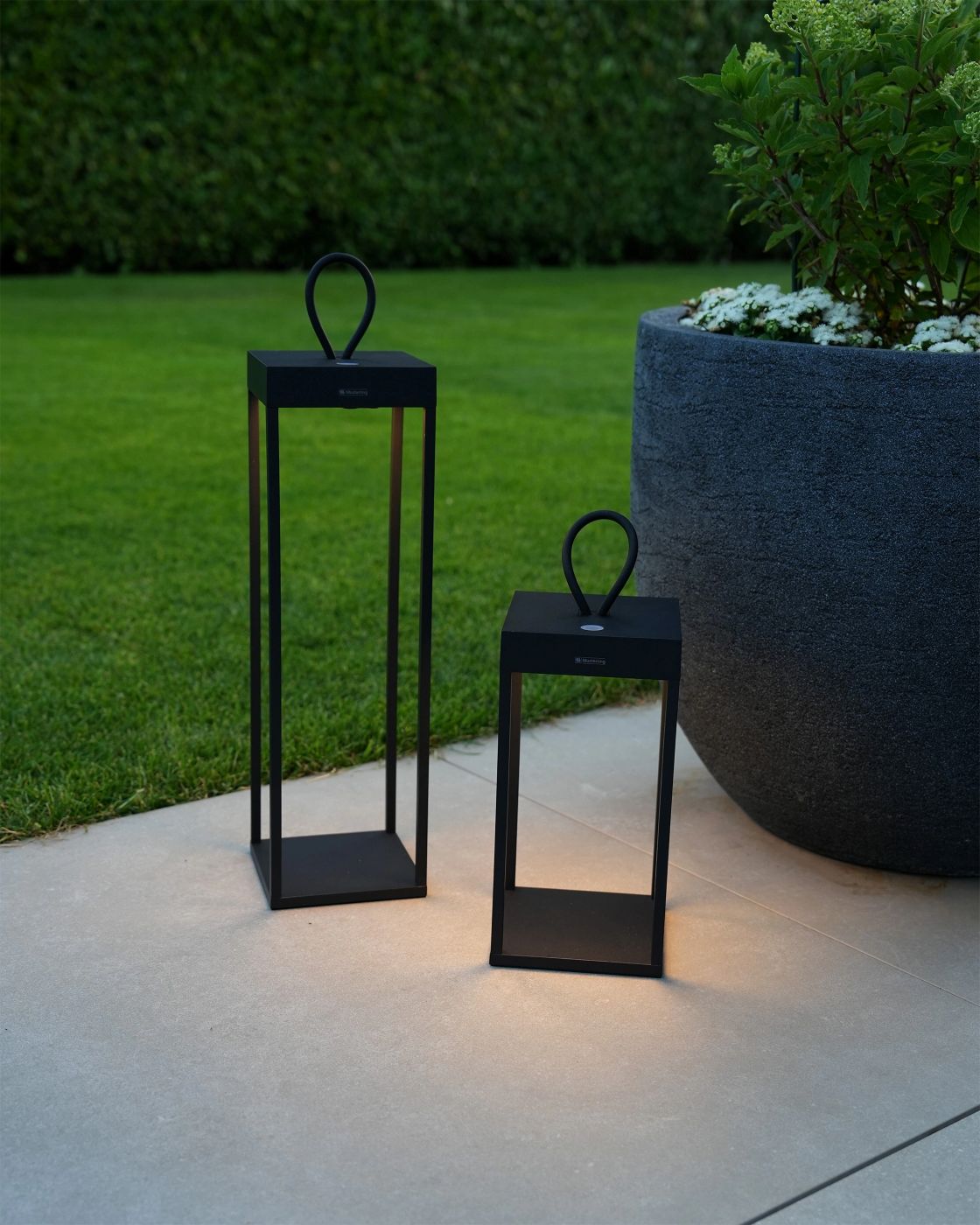 GRACE – Dimmbare LED-Laterne für Outdoor schwarz