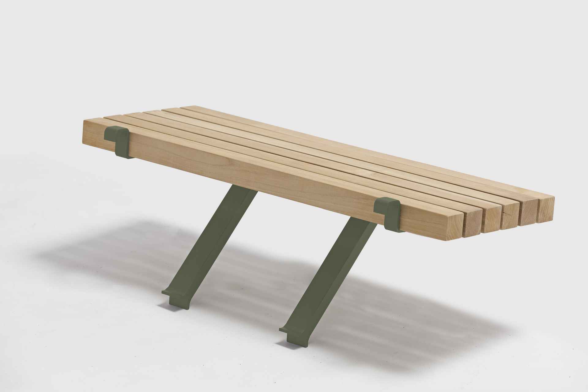 Fly Beistelltisch aus Teakholz für den Outdoor-Bereich Grün Fly Beistelltisch aus Teakholz für den Outdoor-Bereich