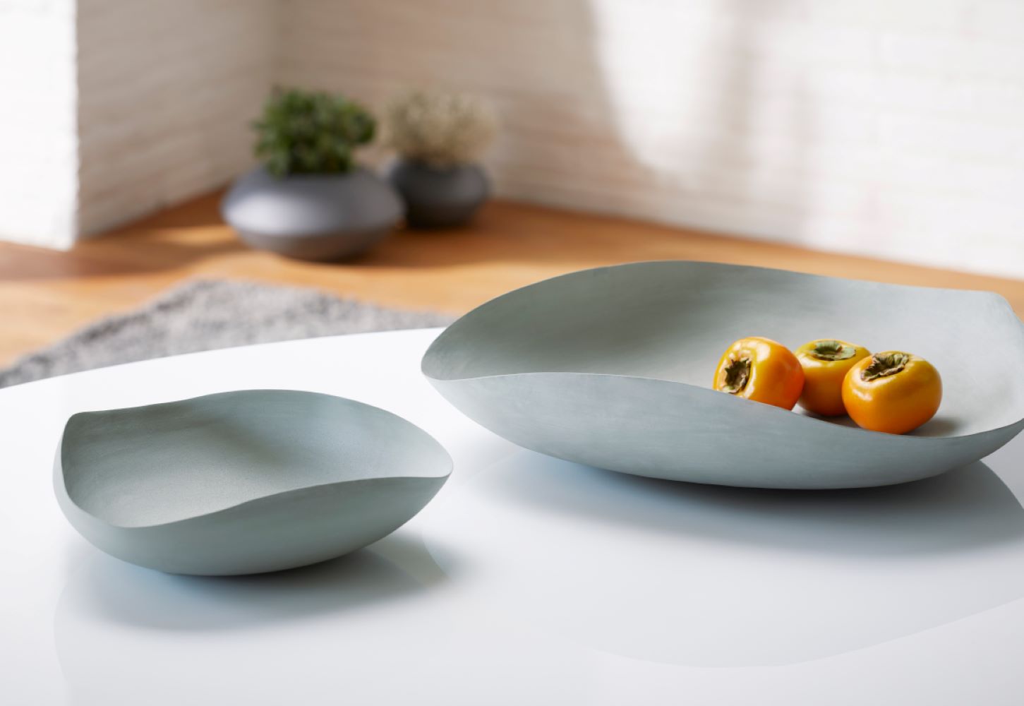 Leaf Obstschale aus Stahl Länge 36 cm, Breite 34 cm, Höhe 9 cm Leaf Obstschale aus Stahl Länge 47 cm, Breite 46 cm, Höhe 11 cm