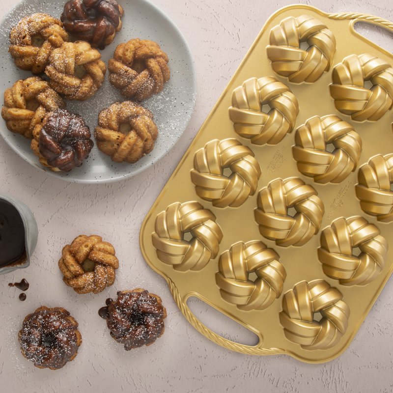 Backform 75th Anniversary Braided Mini-Kuchen
