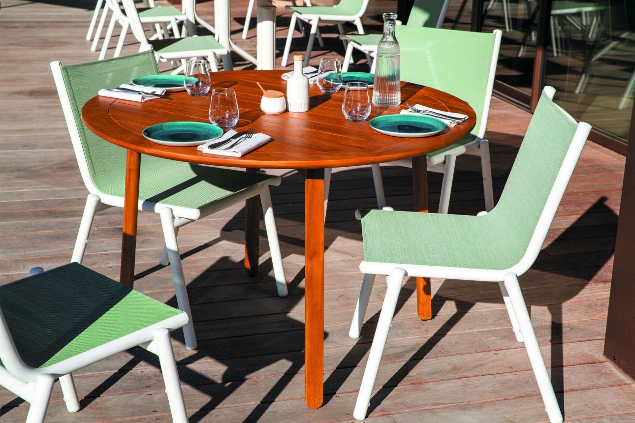 Pilotis Batyline Outdoorstuhl – Leichter Gartenstuhl im modernen Metall-Design