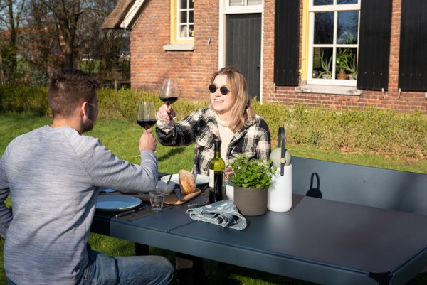Outdoor Esstisch - Bended Table